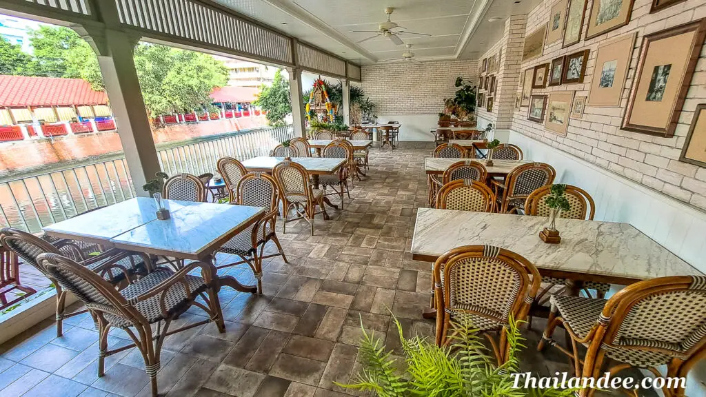 café du casa Vimaya Khao san