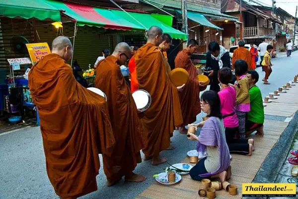 moines thailande