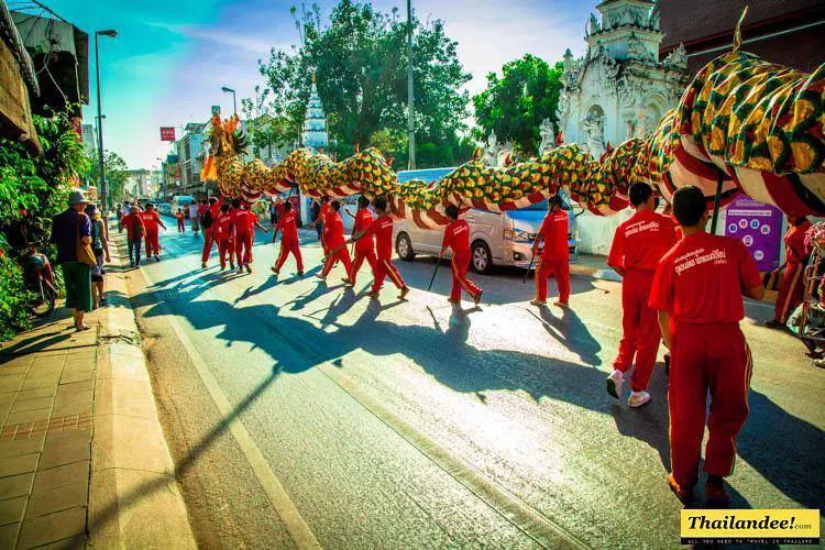 parade nouvel an chinois chiang mai thailande