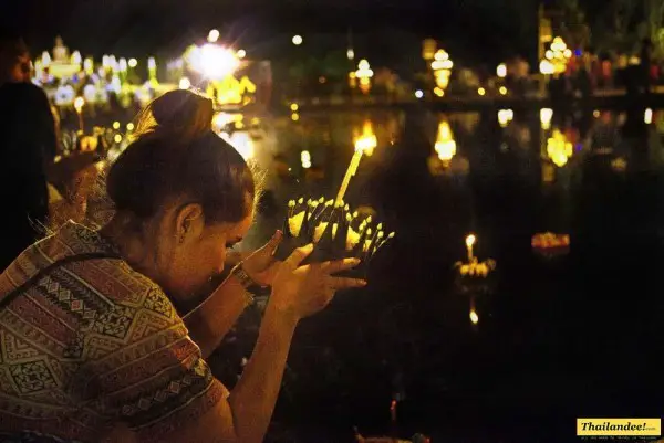 Loy krathong