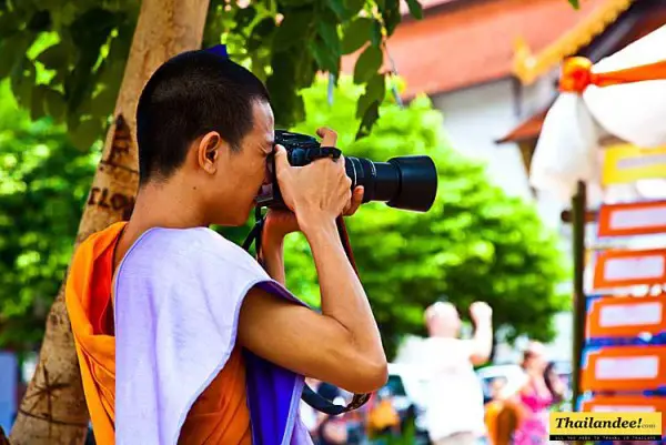 moine photographe thailande