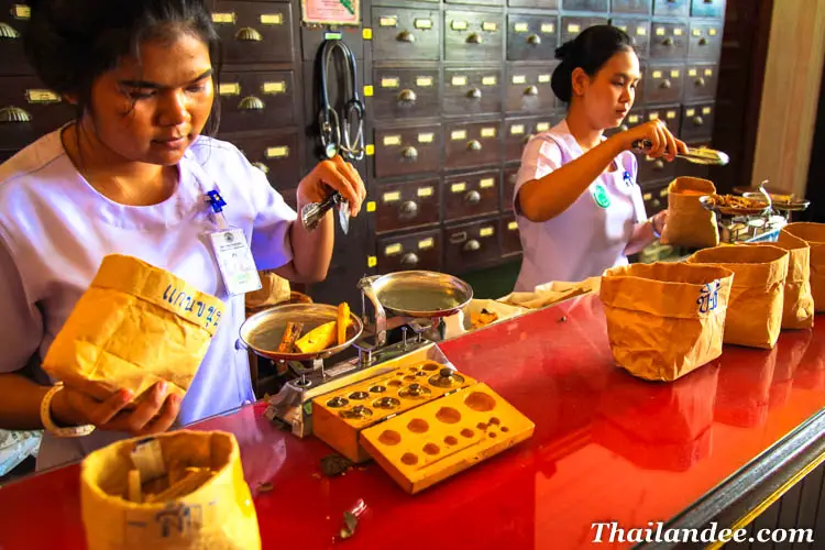 Abhaibhubej Hospital medecine traditionnelle thailande