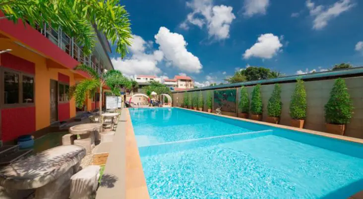 Le P.U Inn à Ayutthaya et sa piscine