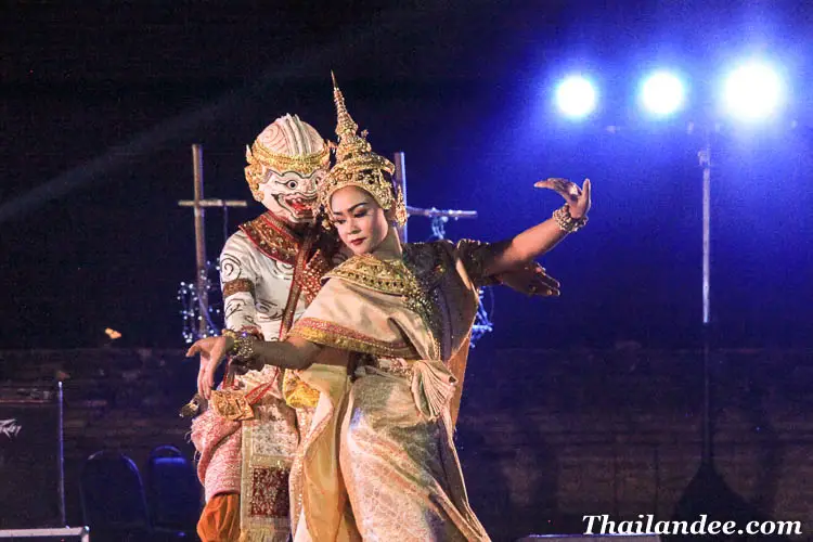 Khon, théâtre masqué dansant thaï