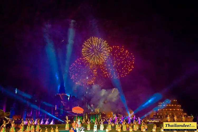 sukhothai loy kkrathong candle festival