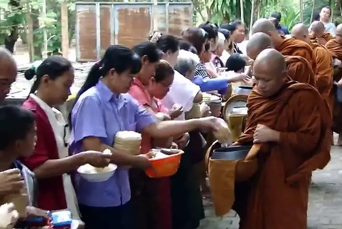 Wan awk phansa thailande