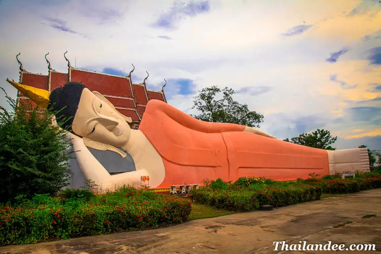 bouddha couché chainat thailande