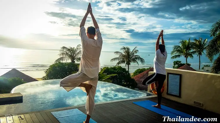 yoga salut au soleil thailande