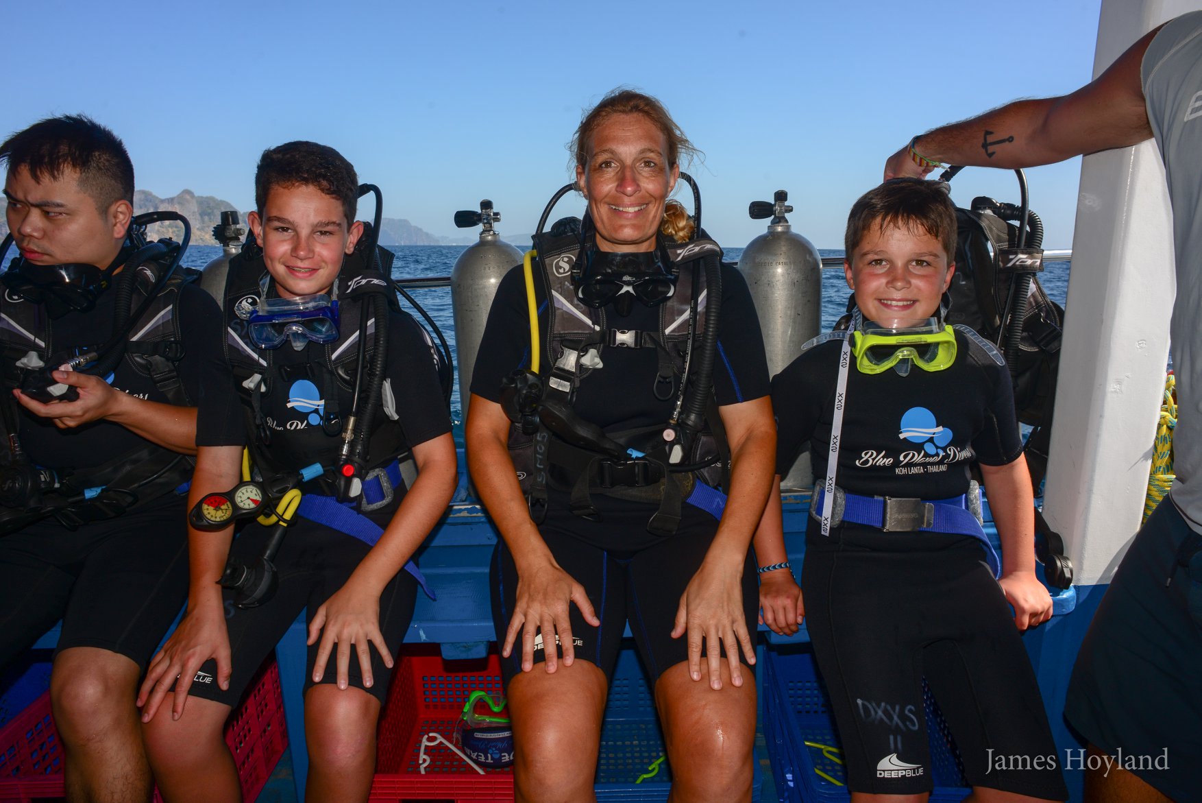 thailand: initiation to diving for children (bubblemaker padi)