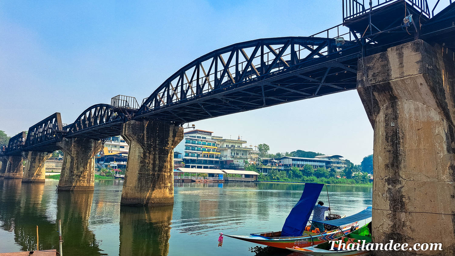 kanchanaburi: cascades d'erawan, train de la mort et pont rivière kwaï