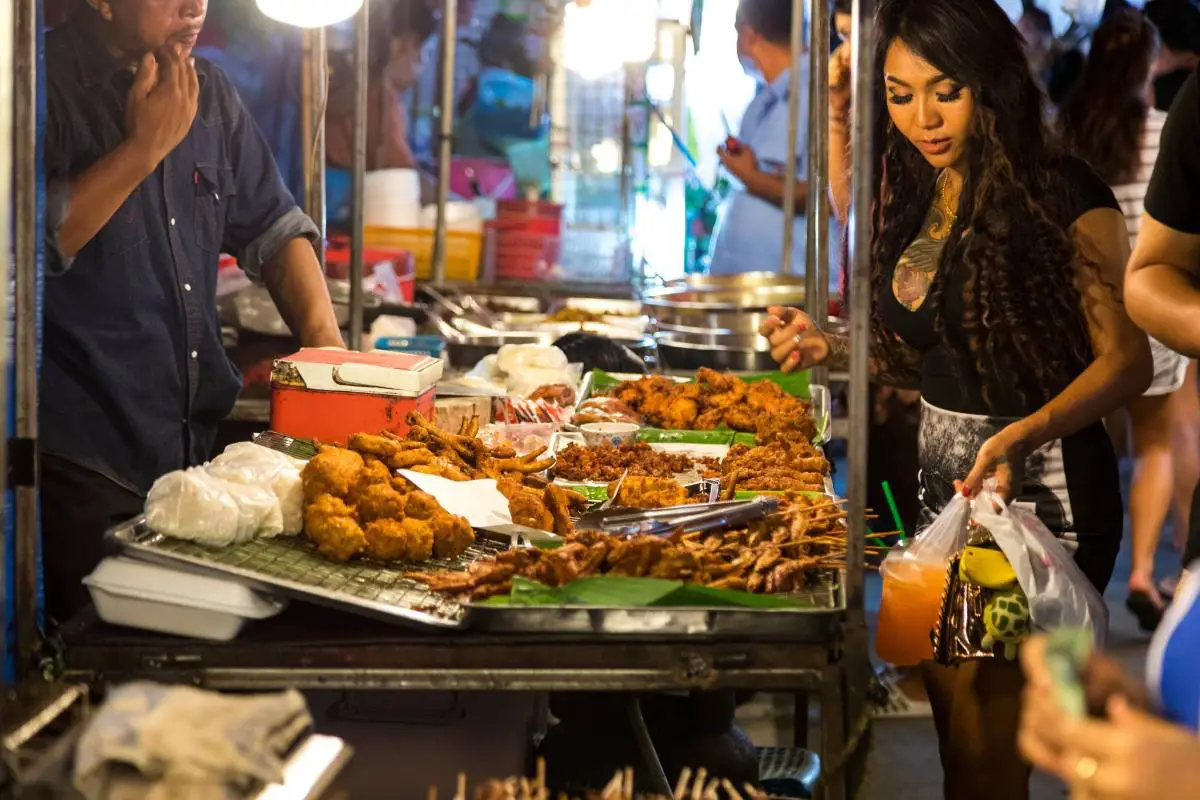 food tour et shopping à la krabi walking street