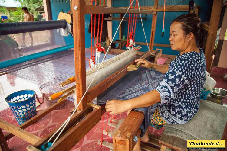 visitez udon thani avec un chauffeur et guide francophone