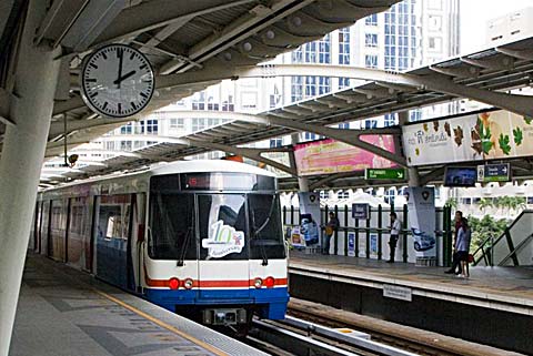 bts skytrain bangkok