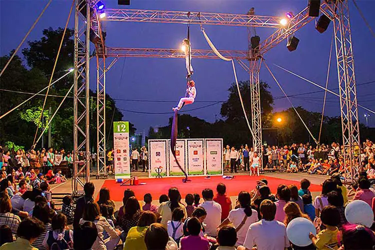 bangkok street show