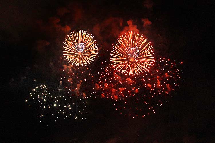 festival international de feux d'artifice de pattaya