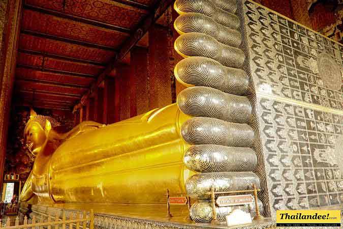 Bouddha couche Bangkok