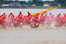 lopburi long boat racing festival