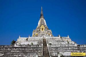 Wat Phu Khao Thong Ayutthaya